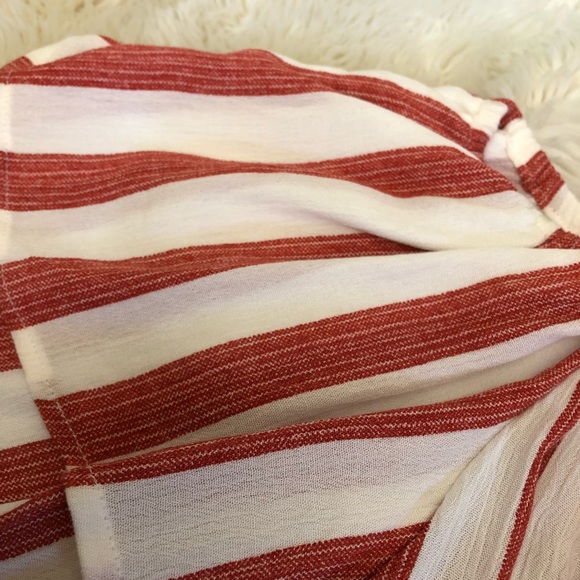 🌸🌾 SOLD!!!!!!Beautiful Off the shoulder top🌸🌾 - Picture 3 of 3